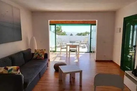 Fantastico Con Terraza Y Vistas Al Mar Costa Teguise