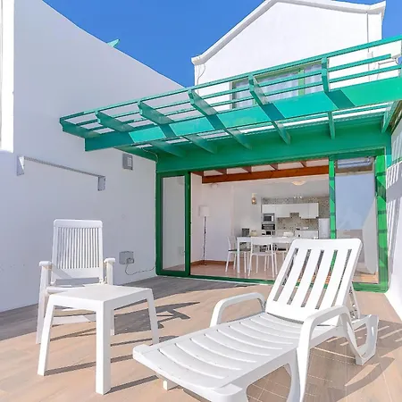 Fantastico Con Terraza Y Vistas Al Mar Costa Teguise